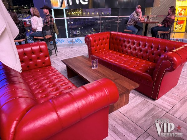 strip-view-terrrace-table