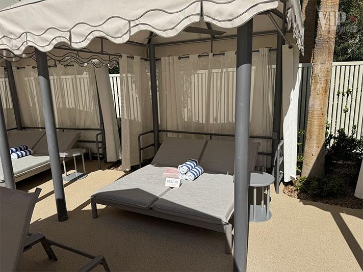 Canopy Daybed