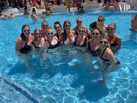 bachelorette-pool-party