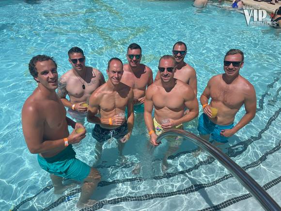 vegas-pool-bachelor-party