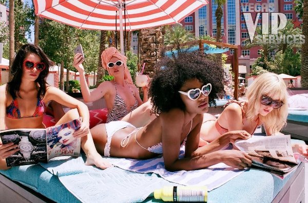 vegas-pool-bachelotette