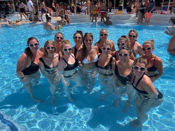 encore-beach-bachelorette